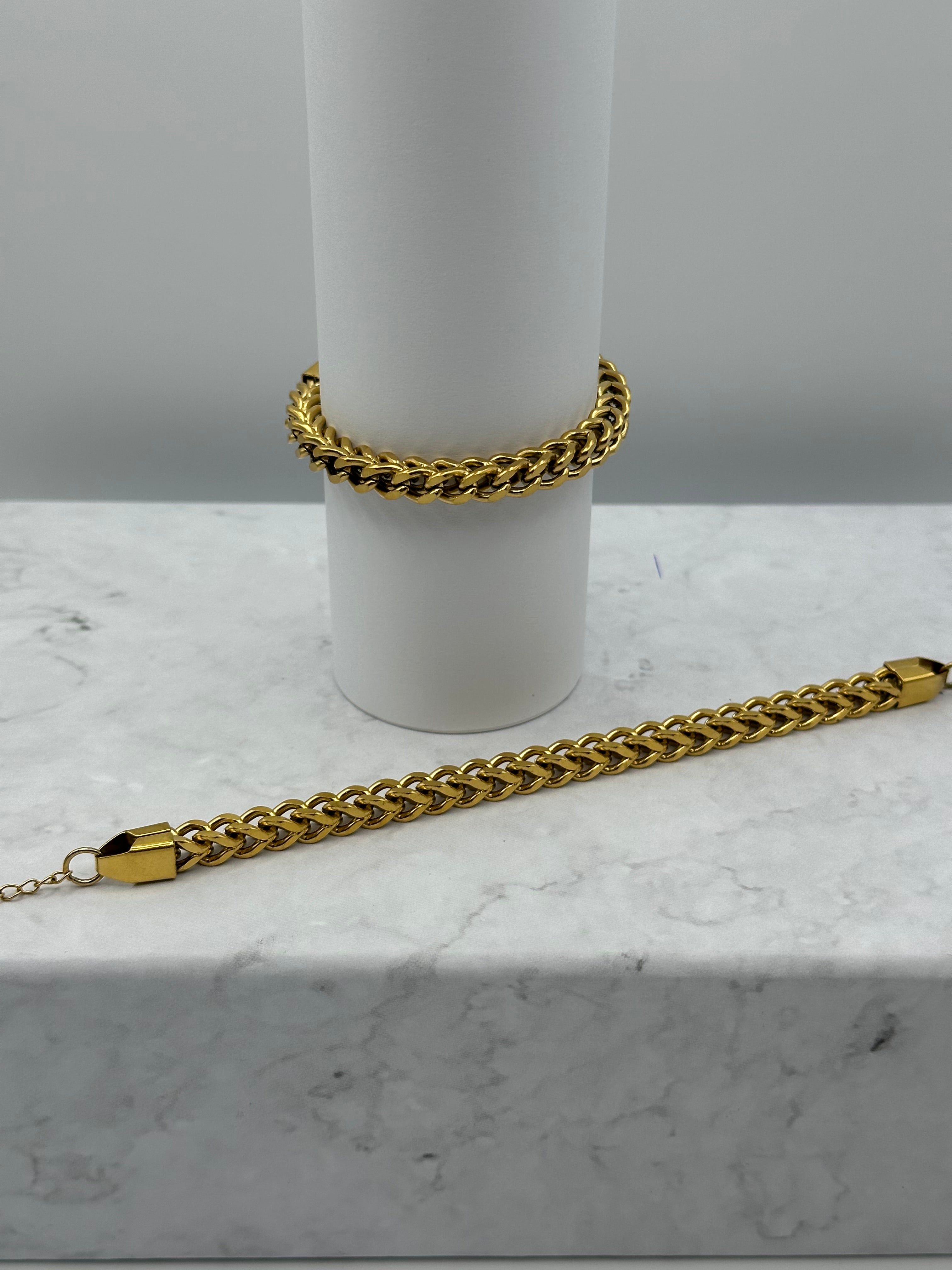 Inaya Armband